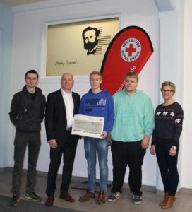 Azubiaustausch mit Spendenübergabe